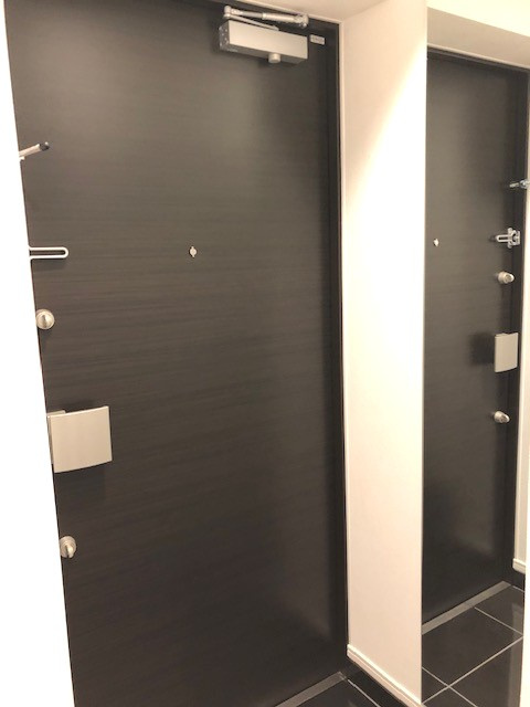 オーキッドレジデンス上野稲荷町の設備|玄関に姿見鏡付きです