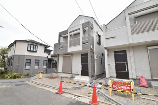 【外観】 | 現地見学や資料請求などお気軽にお問合わせ下さい。
周辺環境とあわせて現地ご案内致します。