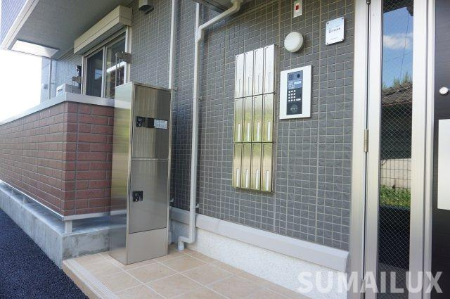 熊本市北区龍田陳内３丁目のアパートのエントランス