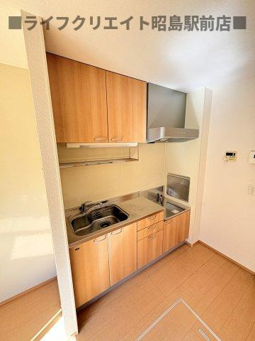 昭島市朝日町５丁目のアパートのキッチン