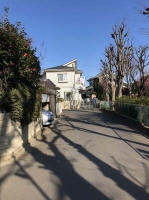 【前面道路含む現地写真】 | 西東京市北町２丁目土地 | 南側前面道路