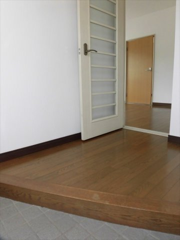 【玄関】 | 王子川コーポラス | ※同物件、別のお部屋の写真です。設備は現況に従います。