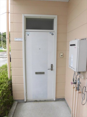 【玄関】 | 王子川コーポラス | ※同物件、別のお部屋の写真です。設備は現況に従います。