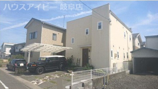 【外観】 | 瑞穂市稲里　中古住宅　築13年のシャルドネホームの中古住宅！お車スペース並列3台可能！