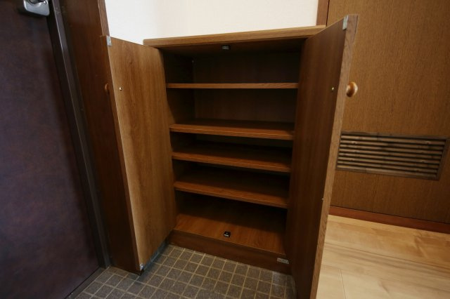 サンライフ有楽の玄関