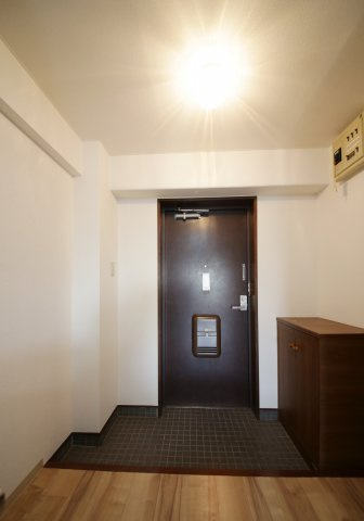 サンライフ有楽の玄関