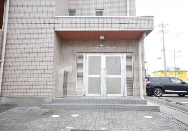 サンライフ有楽のエントランス