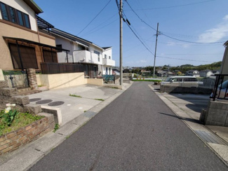 【前面道路含む現地写真】