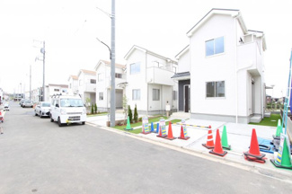 【前面道路含む現地写真】