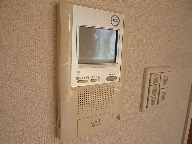 Ｙ’ｓ　ｃｏｕｒｔ三保のセキュリティ|間取り反転タイプのお部屋の写真です。