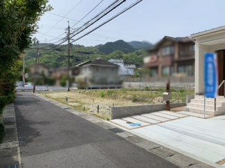【前面道路含む現地写真】