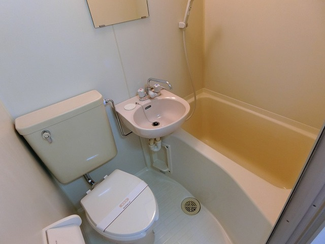 ジュネス昭島の浴室