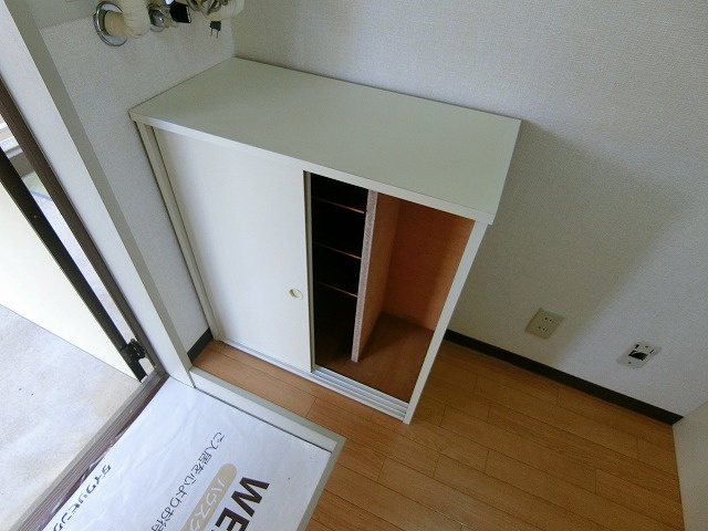 ジュネス昭島の玄関