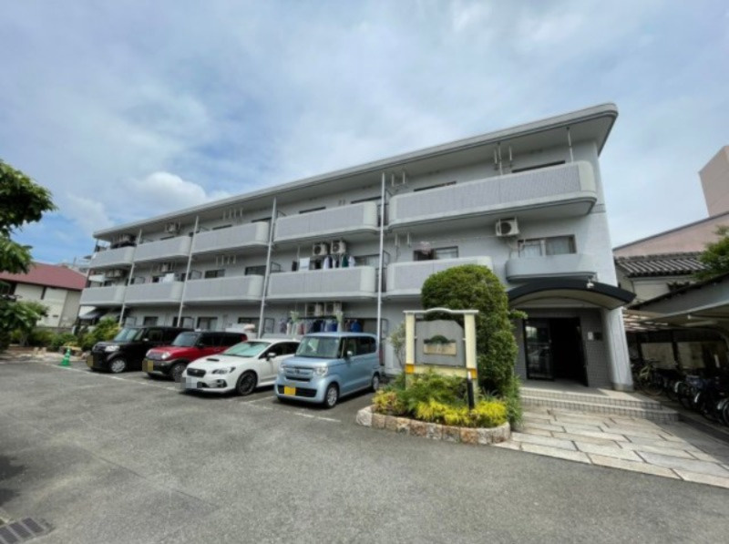 ファミール上小阪の外観