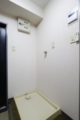 【内装】 | 五位堂片岡マンション | 室内洗濯機置場です