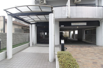 【エントランス】 | 五位堂片岡マンション | 落ち着いたエントランスです