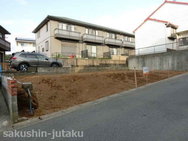 鷺沼４丁目　売地の外観|鷺沼４丁目　売地　建築条件なし　整形地　幕張本郷駅徒歩１６分　南西側４．５ｍ道路面　間口は広々約１３ｍ　丁度いい約３１坪　