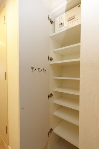 HY’s新小岩_802号の収納