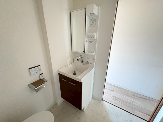 エクセレント丸太の独立洗面台