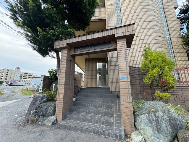 グランテージ丸太のエントランス