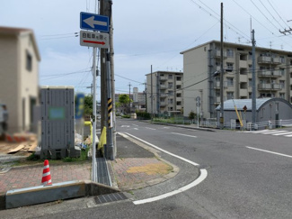 【前面道路含む現地写真】