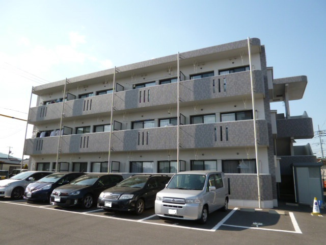 総社市門田の賃貸マンションの外観