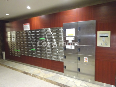 【エントランス】 | ニッケノーブルハイツ江坂 | 宅配ボックスとメールボックスです