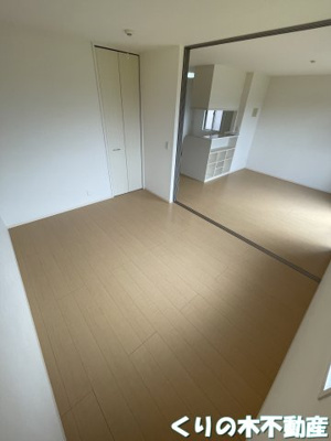 【寝室】 | コウジィーコートK | ゆとりの広さです