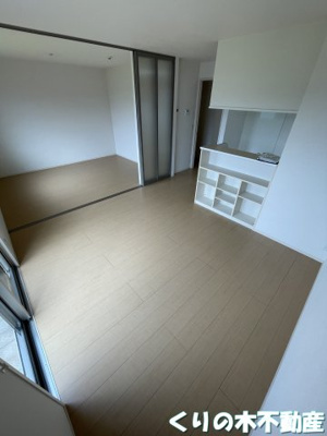 【居間・リビング】 | コウジィーコートK | ゆったり過ごせるリビングです