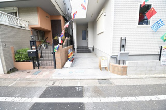 【前面道路含む現地写真】 | 現地見学や資料請求などお気軽にお問合わせ下さい。
周辺環境とあわせて現地ご案内致します。