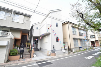 【外観】 | 現地見学や資料請求などお気軽にお問合わせ下さい。
周辺環境とあわせて現地ご案内致します。