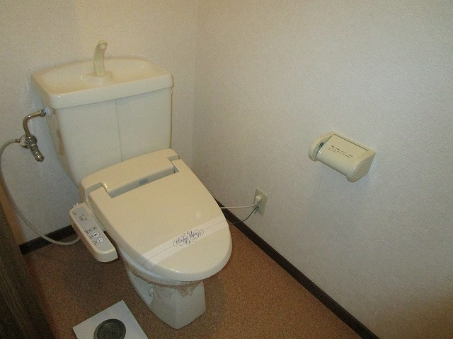 熊本市南区田井島３丁目の賃貸マンションのトイレ