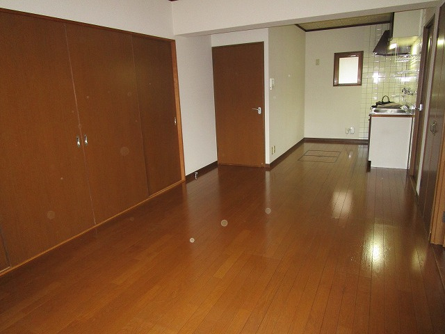 熊本市南区田井島３丁目の賃貸マンションの居間・リビング