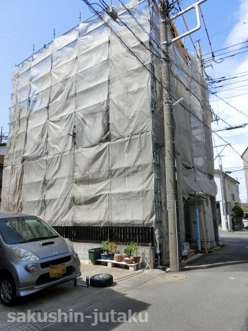 八千代台東２丁目　新築戸建の前面道路含む現地写真|八千代台東２丁目　新築戸建　建築中　令和３年４月完成予定　角地　バス通り（希望通り沿い