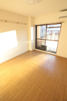 【居間・リビング】 | アーバンライフ | エアコンも完備しています☆