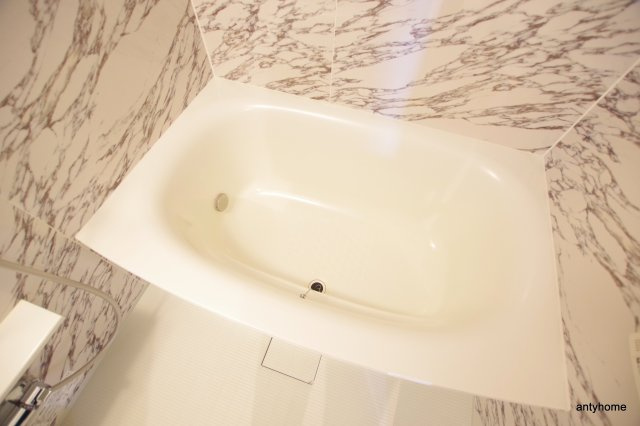 Y's Court 東梅田の浴室