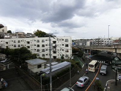 【展望】 | ファーストクラス鴨居 | バルコニーからの眺望です♪4階にあるので人目が気にならないのが嬉しいですよね☆