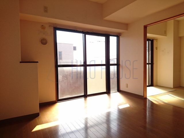 シー.ビー.フォートの居間・リビング