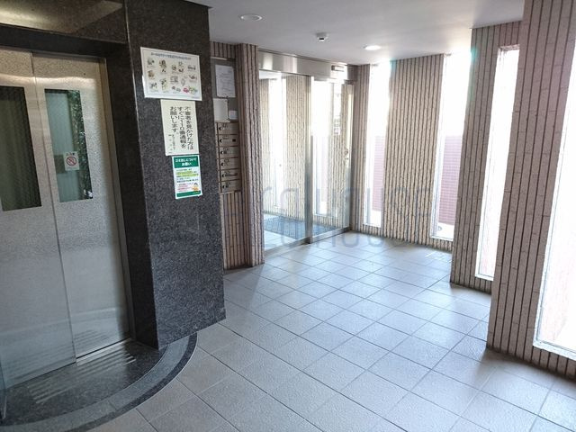 シー.ビー.フォートのエントランス