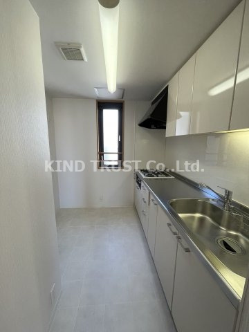 ウェルホームズ中之島北のキッチン|明るいキッチンです