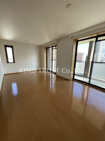 ウェルホームズ中之島北の居間・リビング|12.5帖もある広々としたリビングです