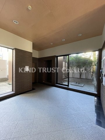 ウェルホームズ中之島北のロビー|建物の内部です