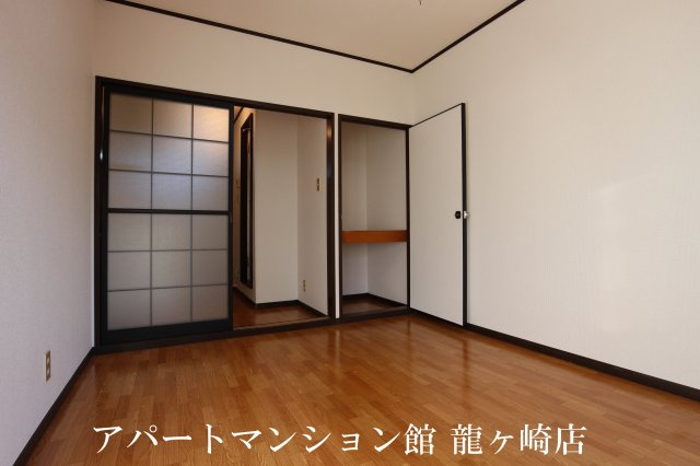 ハイツセゾンの居間・リビング