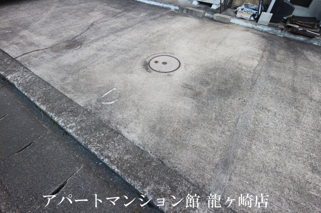 ハイツセゾンの駐車場