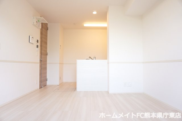 熊本市東区保田窪本町のアパートの居間・リビング