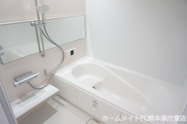 熊本市東区保田窪本町のアパートの浴室