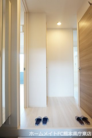 熊本市東区保田窪本町のアパートの玄関