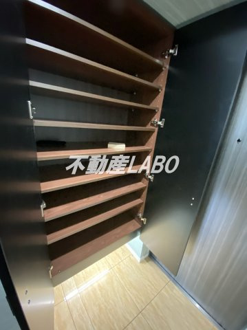 ファーストフィオーレ難波ウエストの玄関