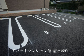 【駐車場】 | Front du lac