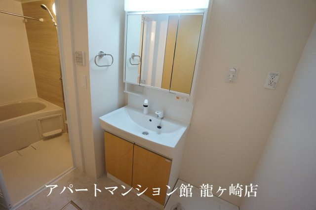 Front du lacの独立洗面台